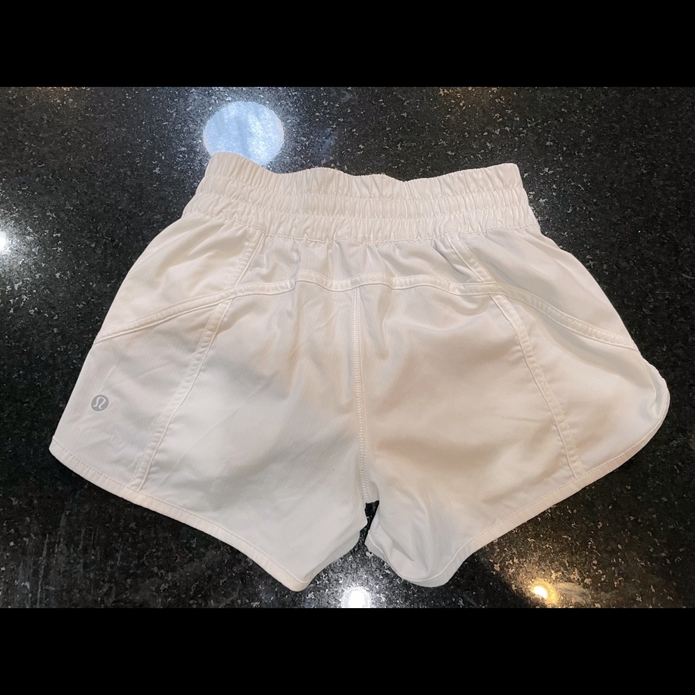Lululemon Track That short, 3 inch, white
